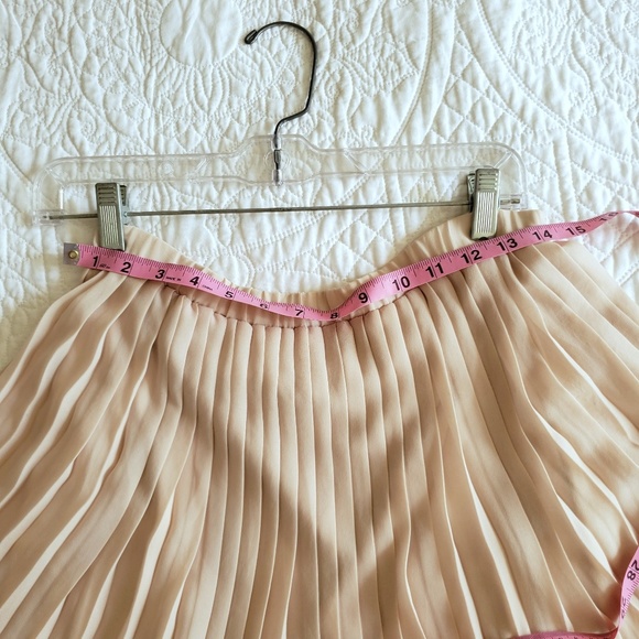 Pleated Midi Skirt in Cream - Picture 5 of 7
